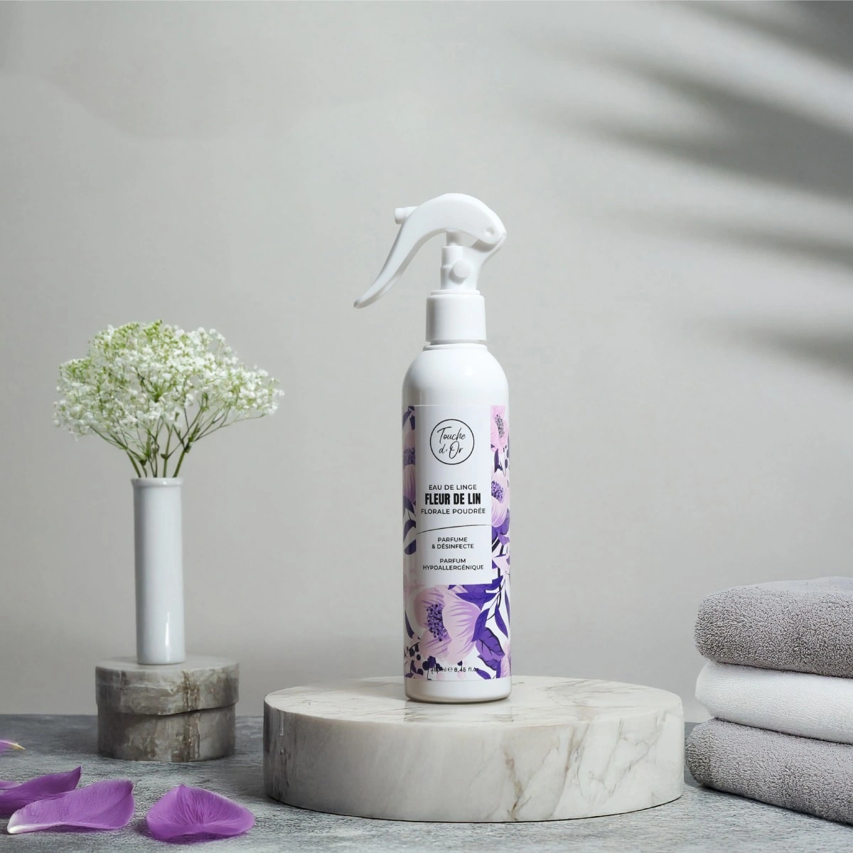 EAU-DE-LINGE-—-FLEUR-DE-LIN–FLORALE-POUDRÉE-250ml EAU-DE-LINGE-—-FLEUR-DE-LIN–FLORALE-POUDRÉE-250ml